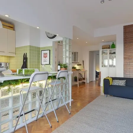 @sholubi - Charming, Quiet & Cozy! Apartment